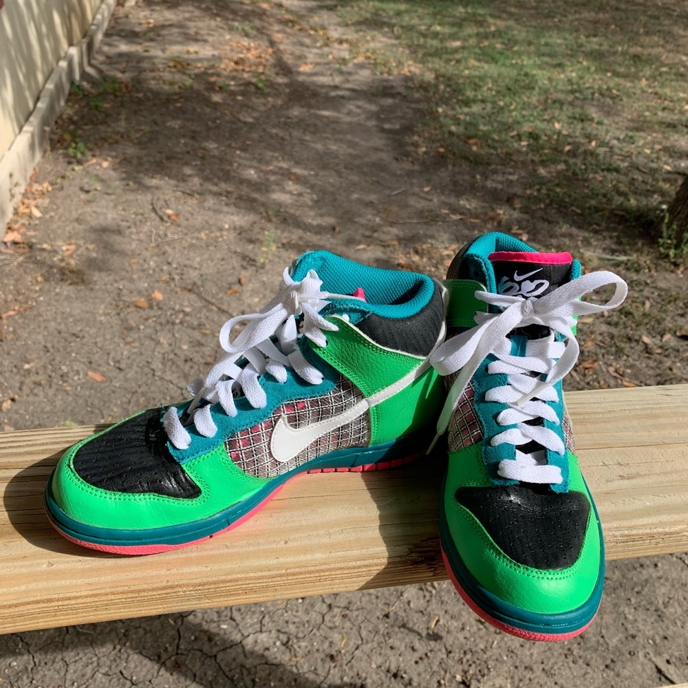 Nike Green and Black Women's Sneakers